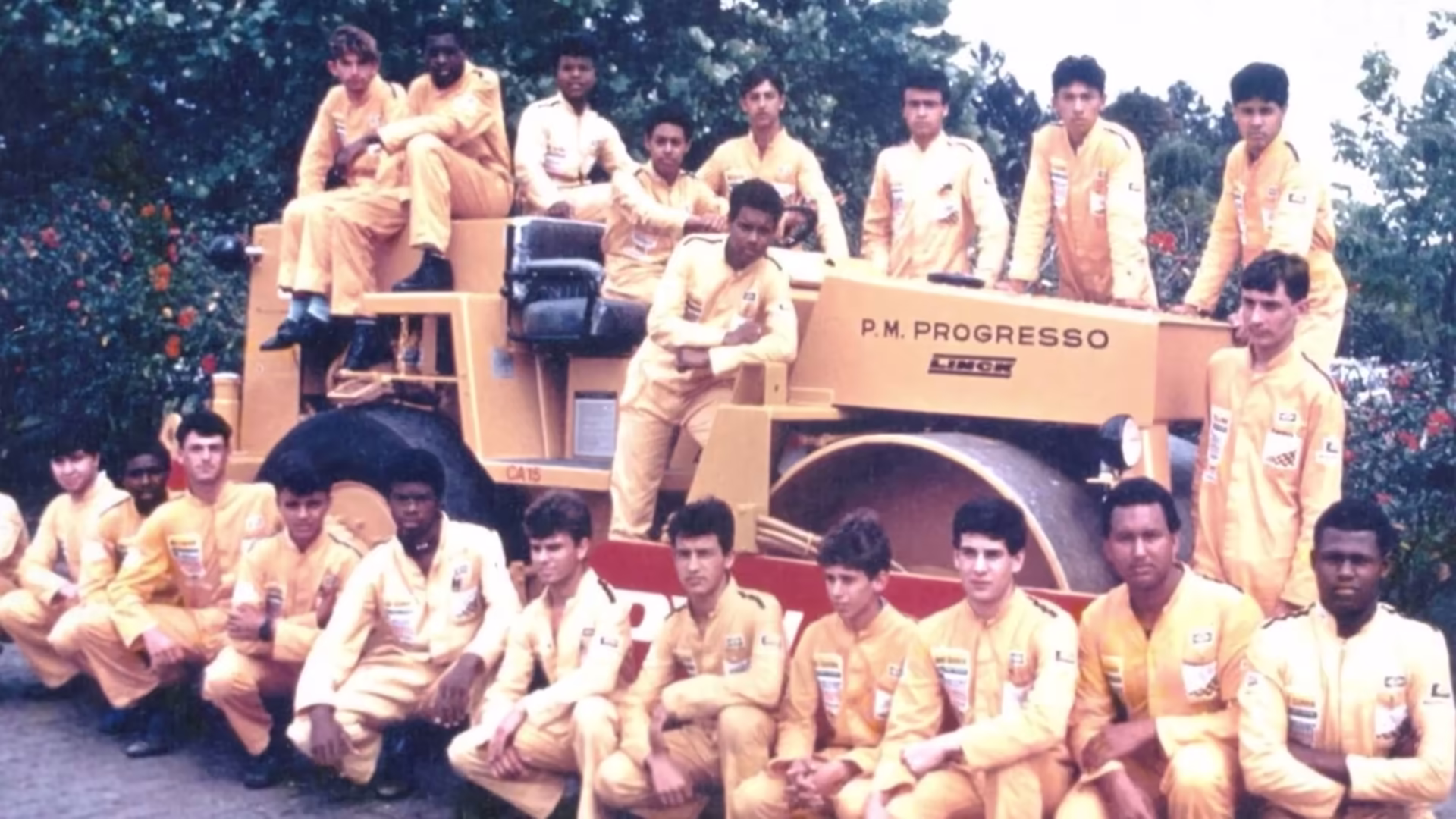 Foto de grupo histórica do Projeto Pescar